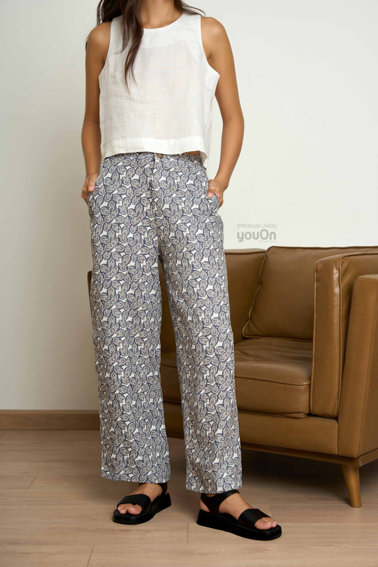 Áo Merry trắng, quần Tricky Tulip (2)