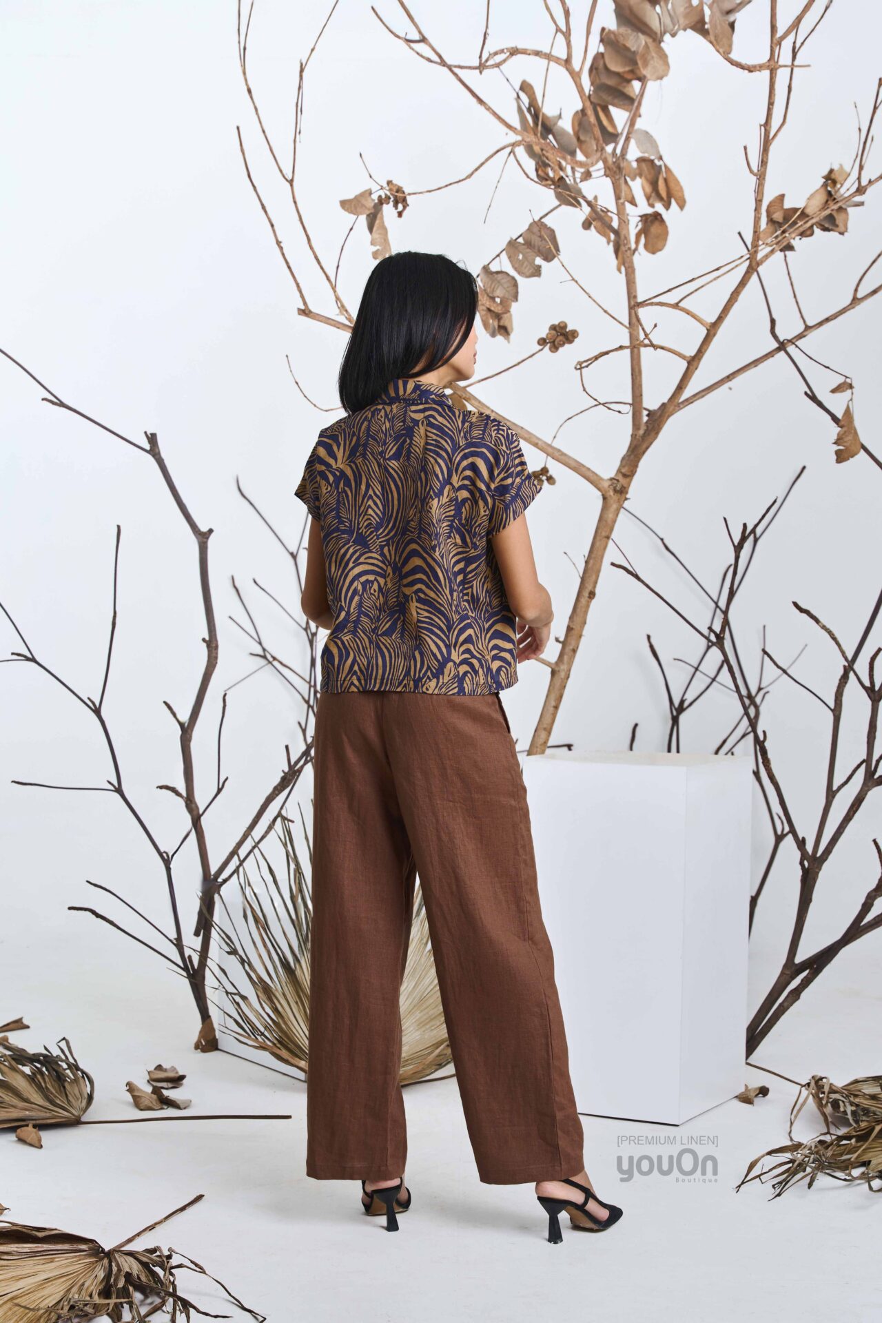 Welfare vân nâu nền xanh - Tricky nâu(5) (1)